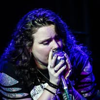 Erica Mayr performing