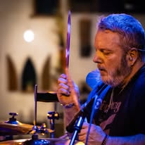 Ron Dickum performing