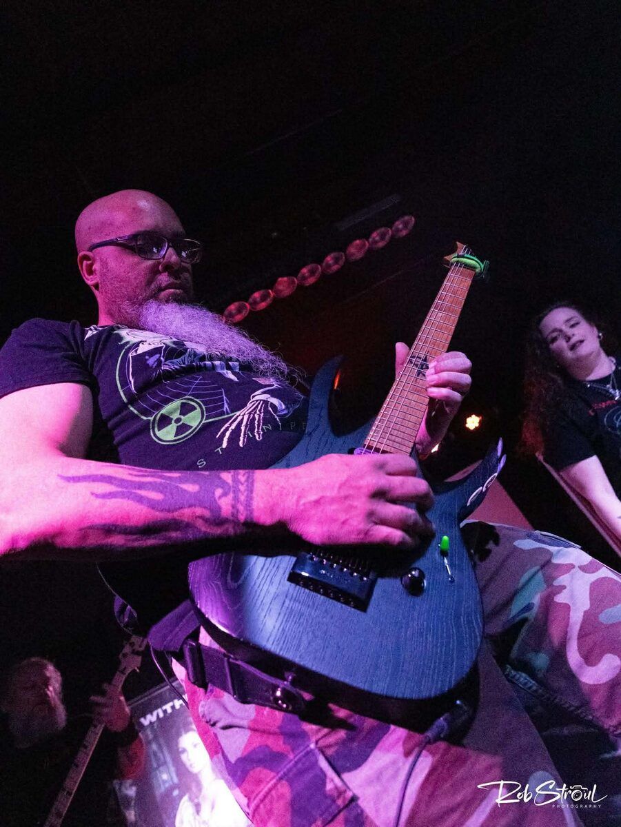Erica Lynn performing