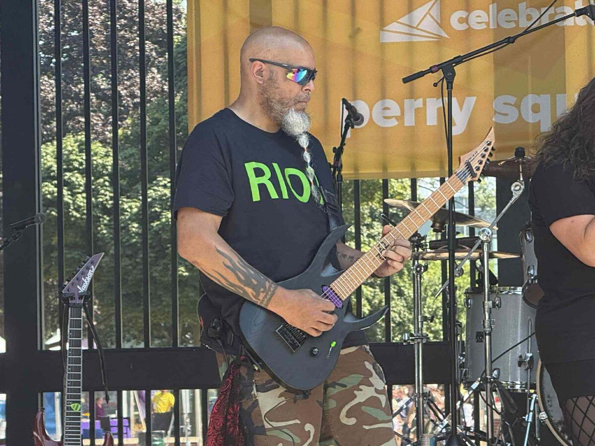Dave Cilluffo performing